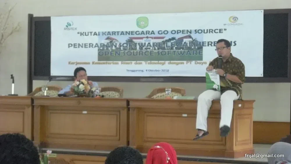 Onno Purbo sebagai narasumber
