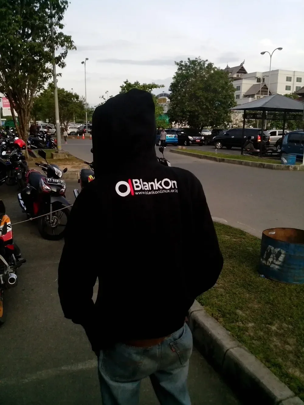 BlankOn Back View