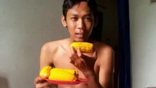 Potongan jagung segar siap rebus