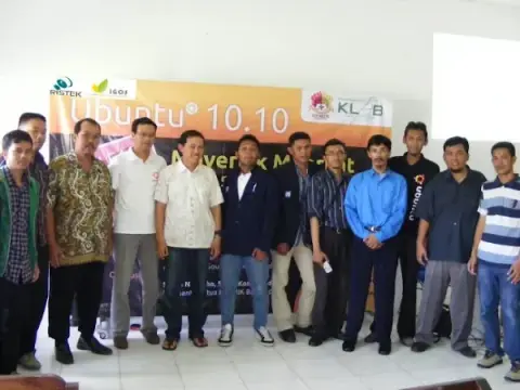 Pesta Rilis Ubuntu 10.10 Maverick Meerkat - STMIK STIKOM Balikpapan