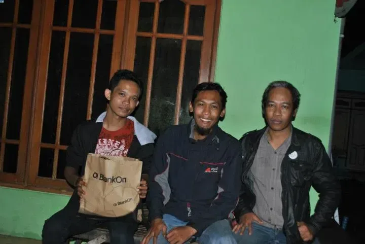Bungkusan Jaket BlankOn