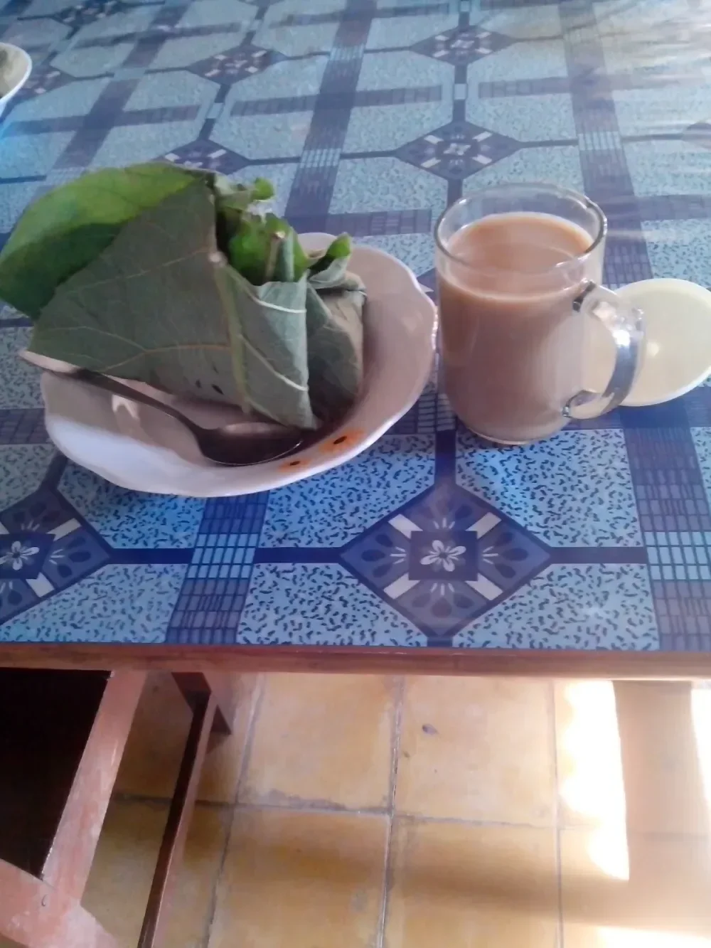 Sego Pecel yang selalu dibungkus Godong Jati