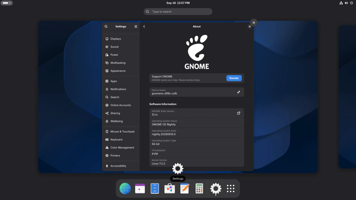 Tampilan overview GNOME 51 dengan beberapa jendela aplikasi terbuka