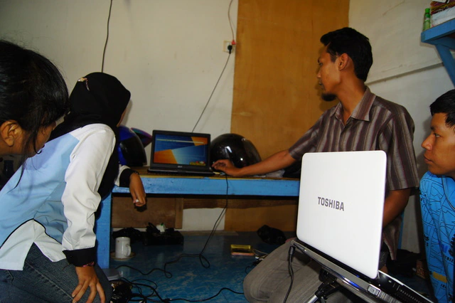 Proses partisi disk saat menginstal sistem operasi