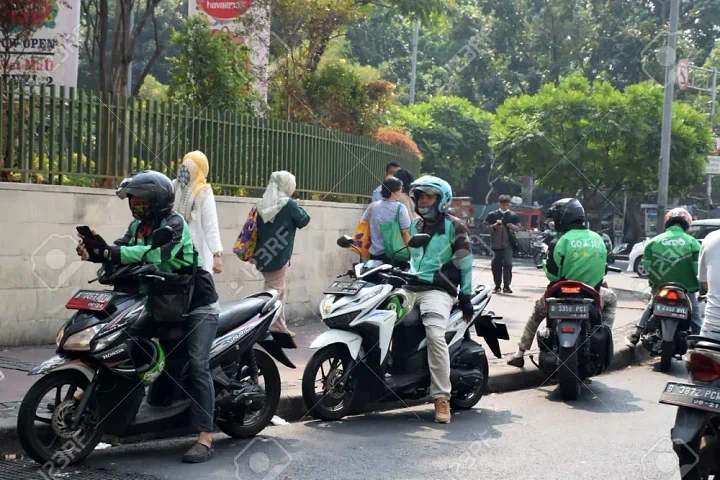 Fenomena KrisisOjol: Kenapa Pesanan Ojek Online Semakin Sulit Didapat Driver?