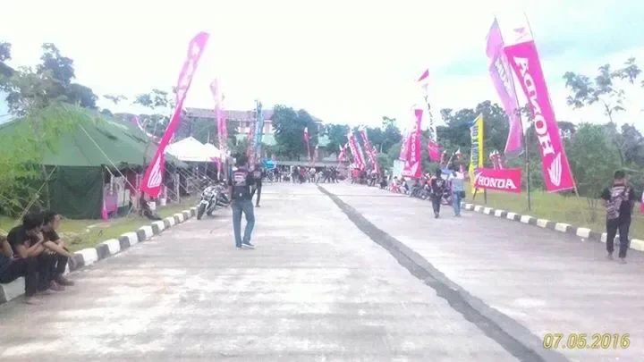 Banner sponsor Honda jelas terlihat di Jambore Vixion