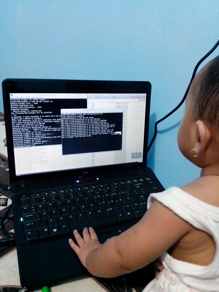 Filosofi Layar Hitam Linux dan Menghidupkan Mesin Lama