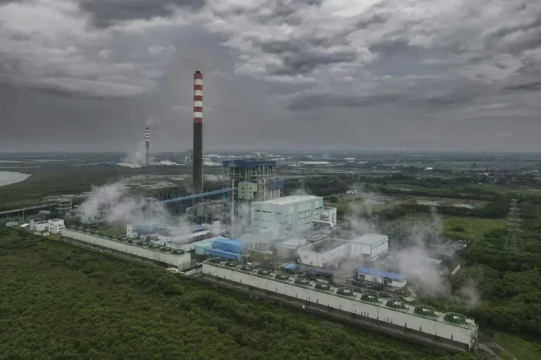 buruh pabrik